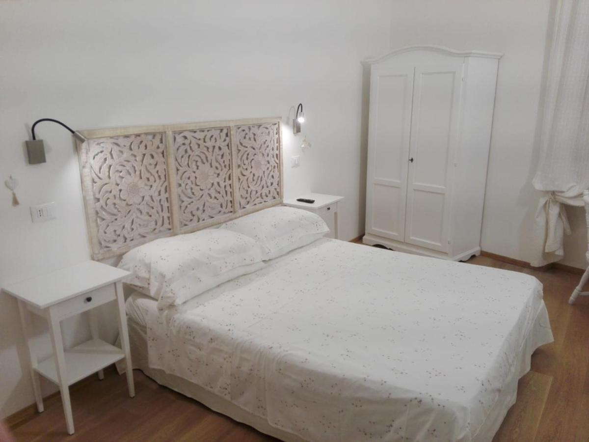 Bed And Breakfast San Saturnino Cagliari Bagian luar foto