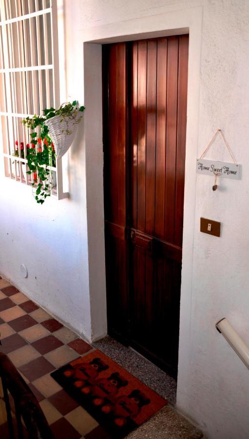 Bed And Breakfast San Saturnino Cagliari Bagian luar foto